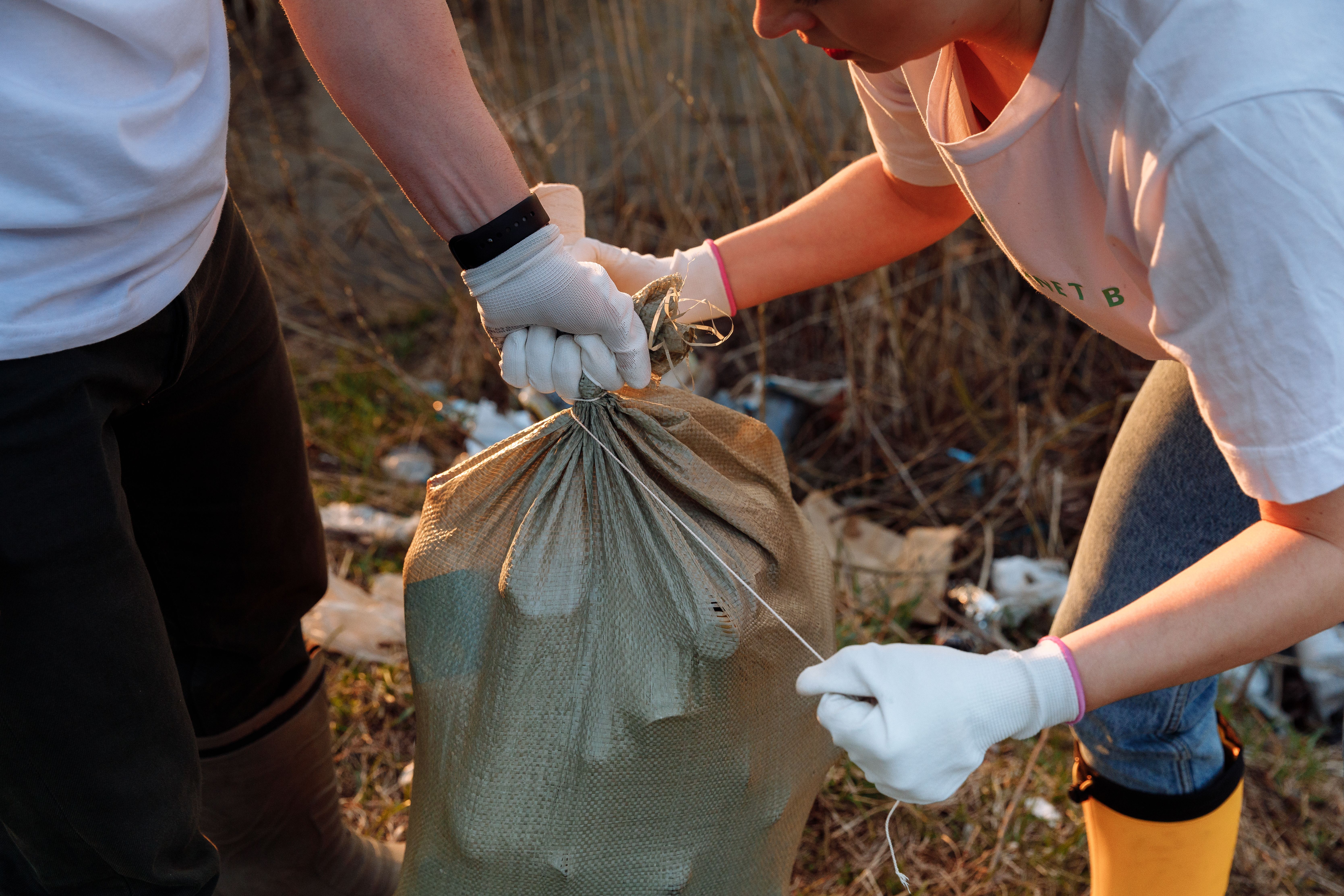 Voluntários em ação comunitária